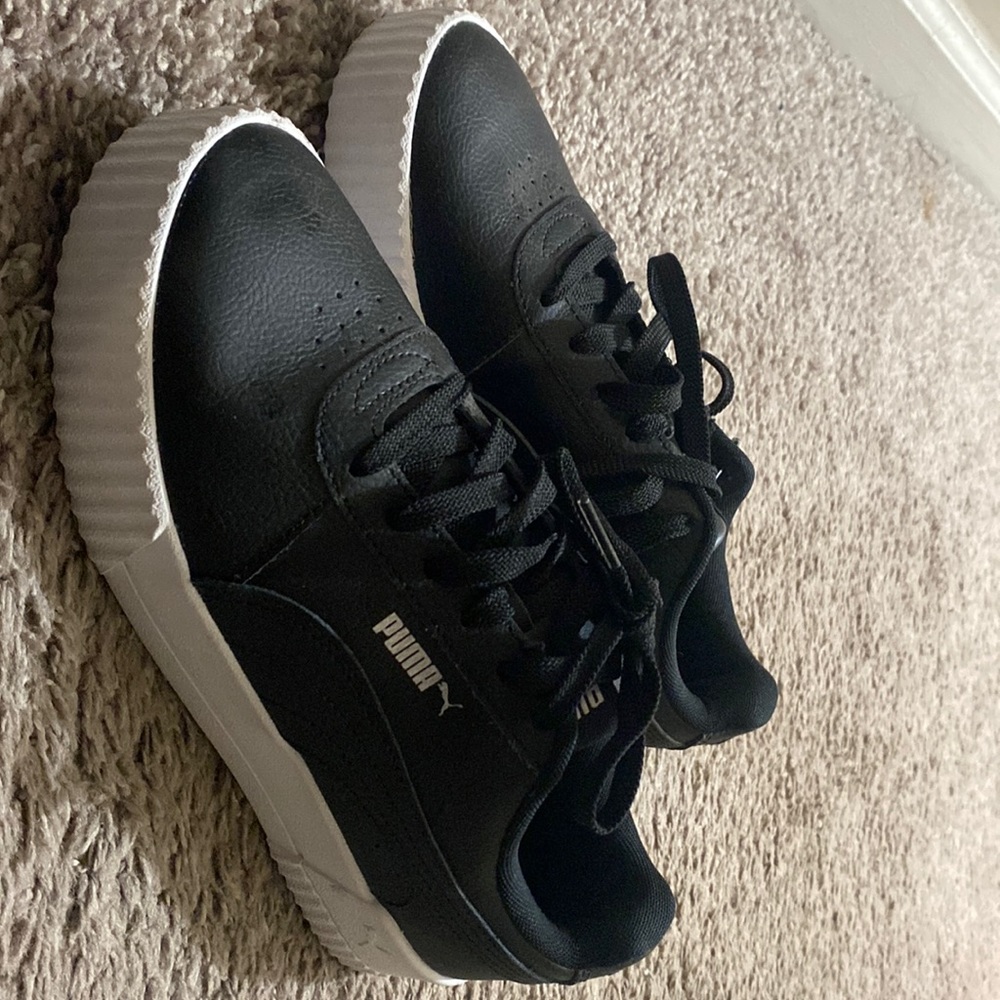 Puma sneakers. , size 7 1/2 , black